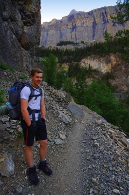 Mike on the steep, narrow trail between Kinney and Berg lakes