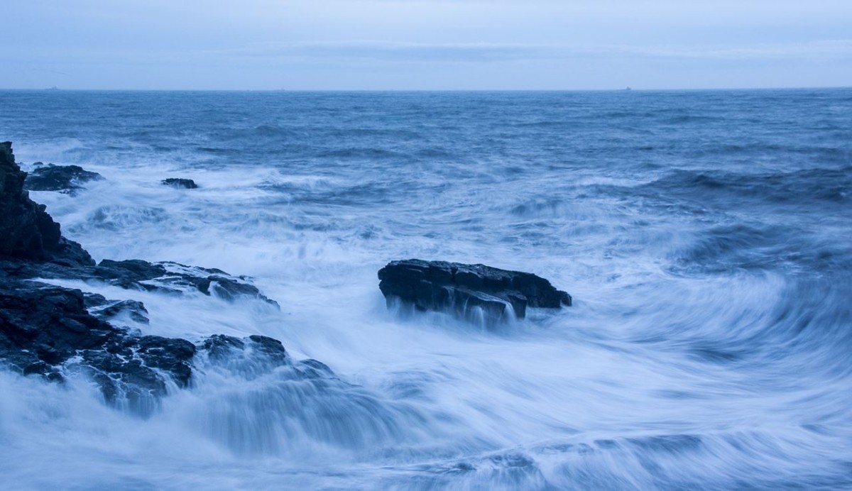 Long exposure of a big swell