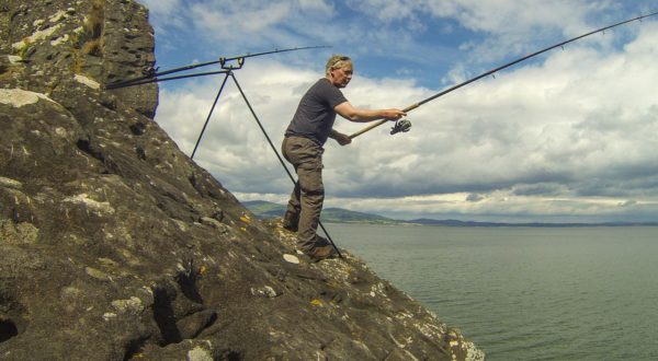 Casting a crab bait for smoothhound