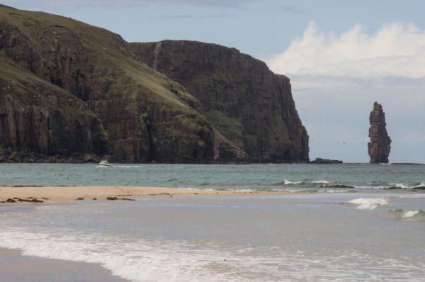 A stray Warrior boat arrives at Sandwood, presumably from Kinlochbervie