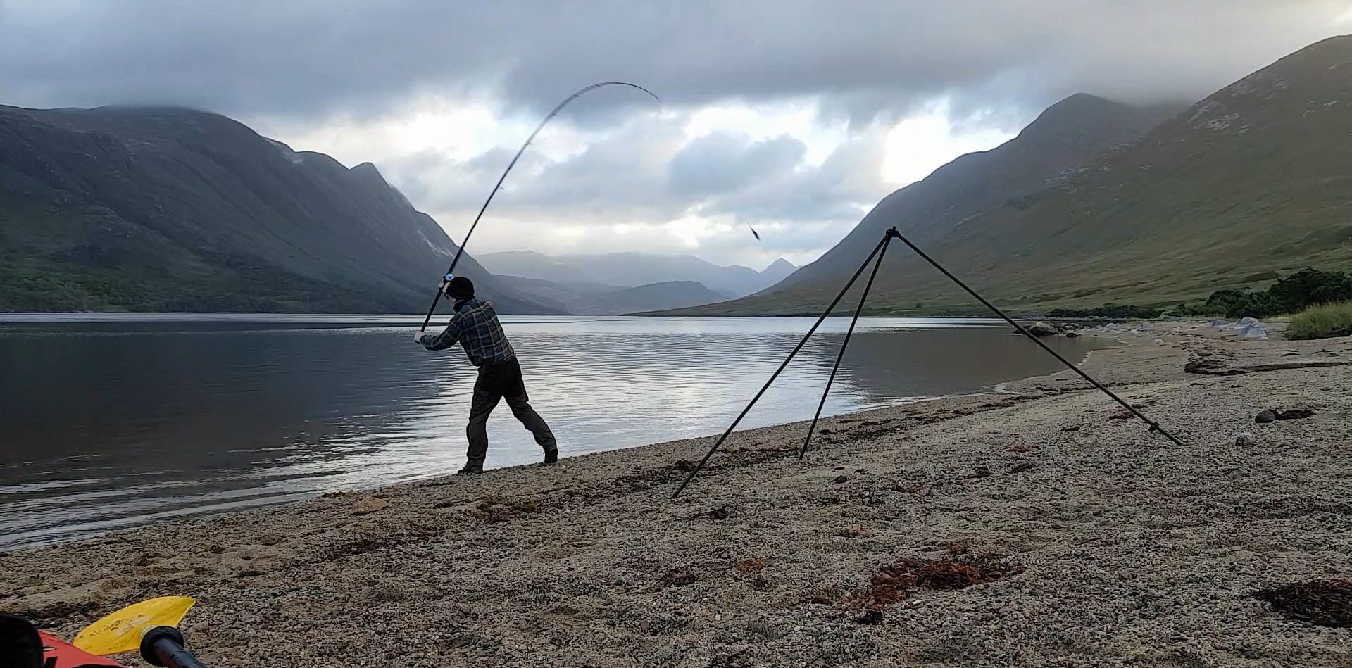 Casting out a mackerel bait to feed a few crabs