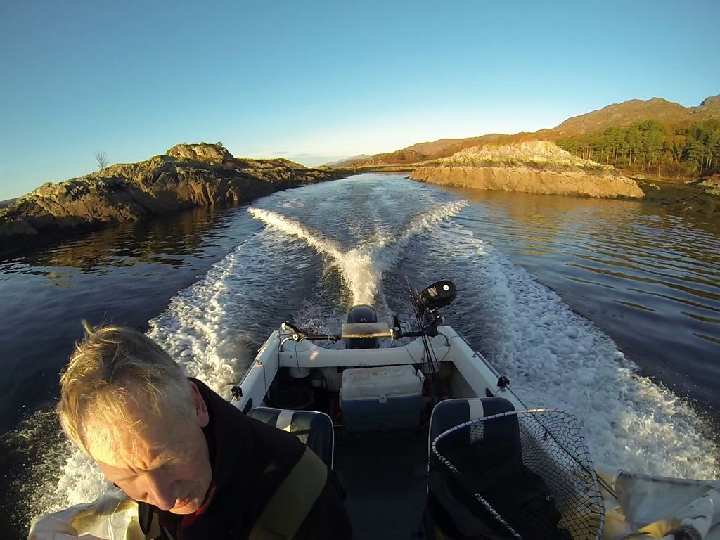 Leaving Dun Ghallain anchorage just after sunrise